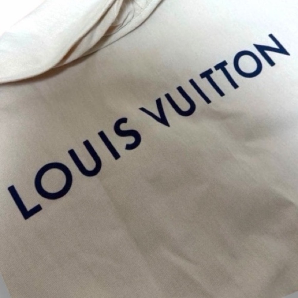 Louis Vuitton Authentic Garment Bag – Suit Cover Garment Bag – Like New - Picture 2 of 4